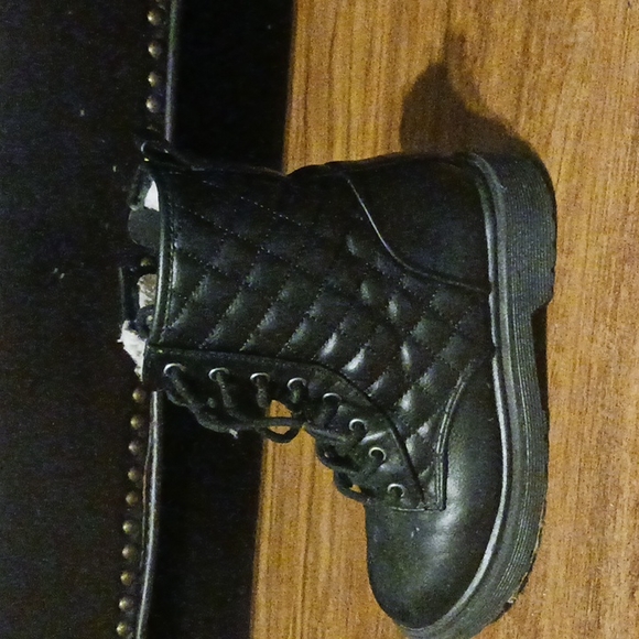 Girls boots - Picture 3 of 4